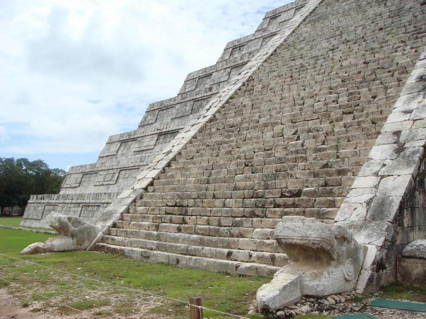 chichen_itza-03.jpg