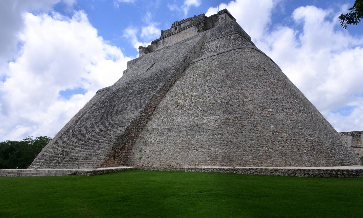 uxmal-01.jpg