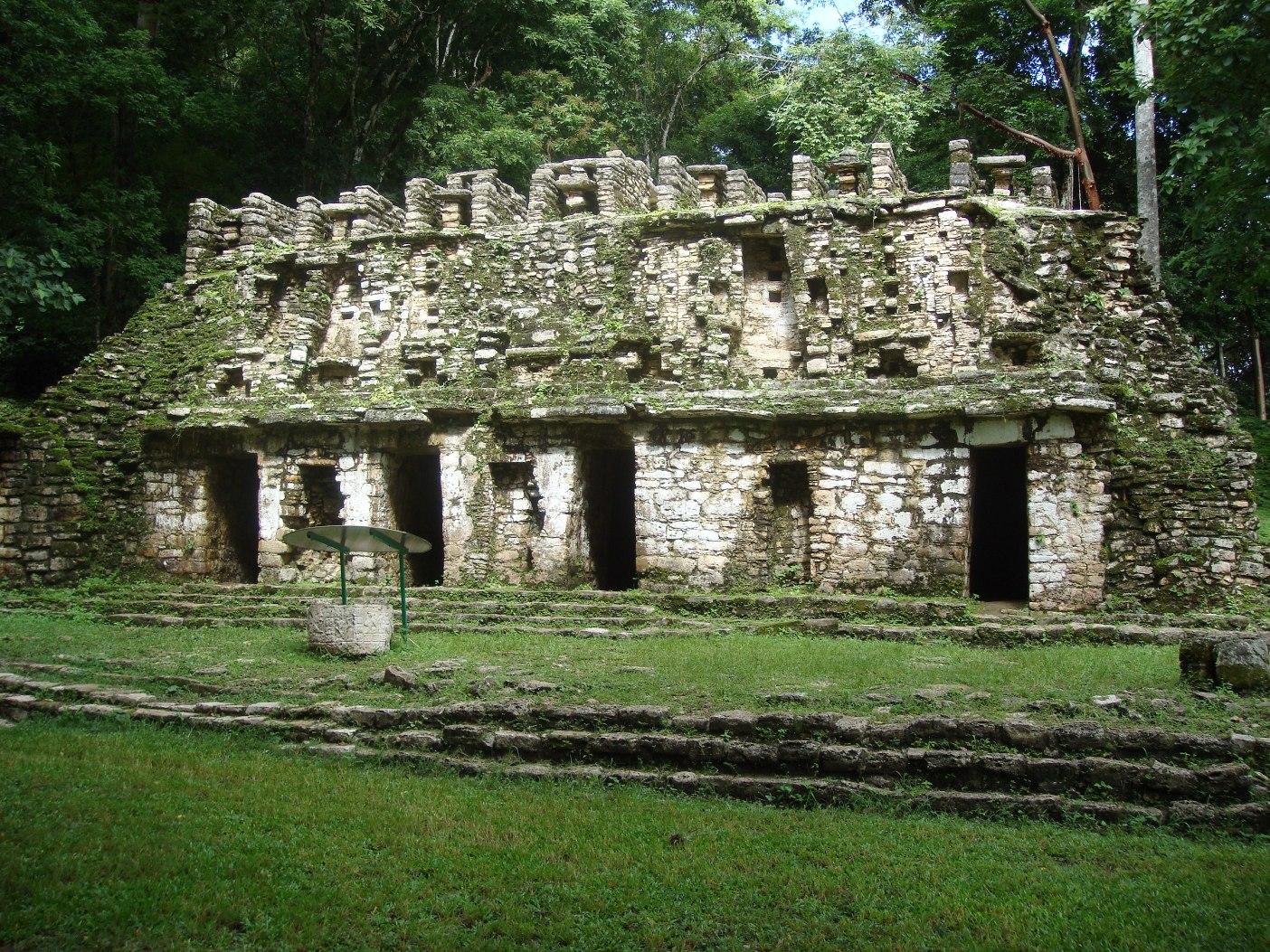 yaxchilan-02.jpg