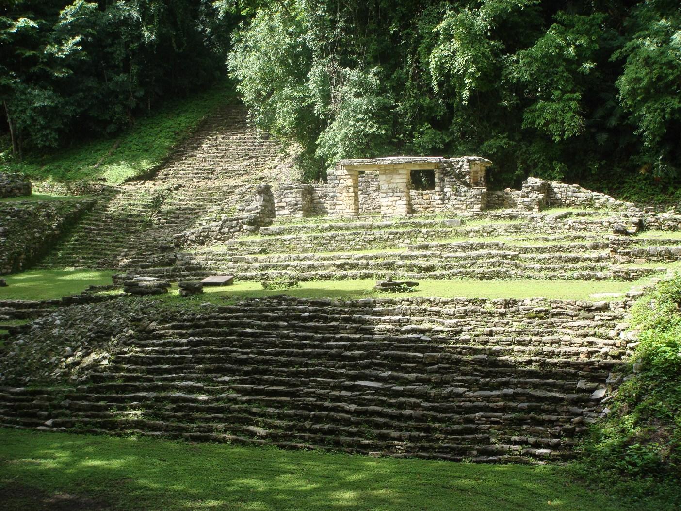 yaxchilan-04.jpg
