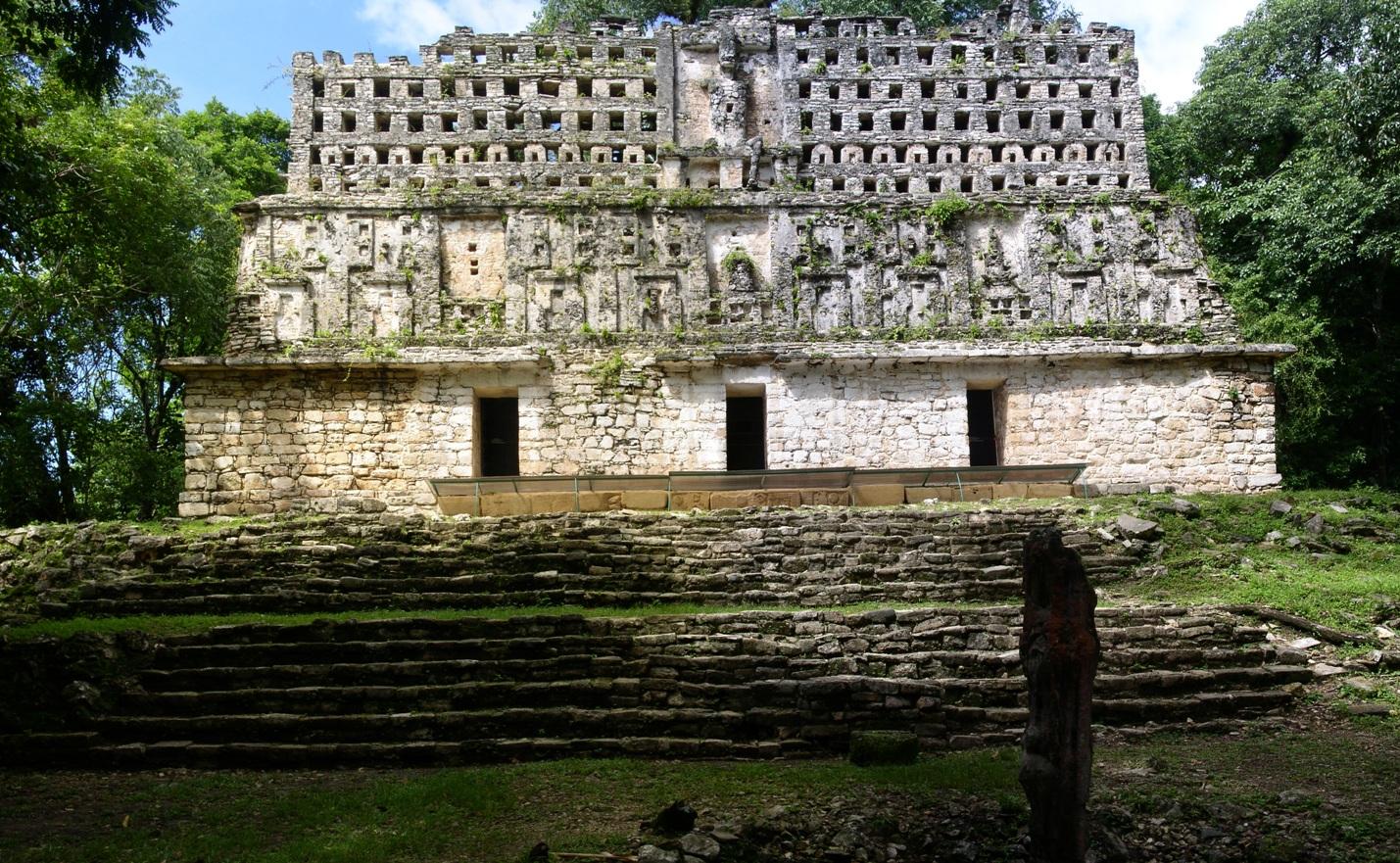 yaxchilan-06.jpg